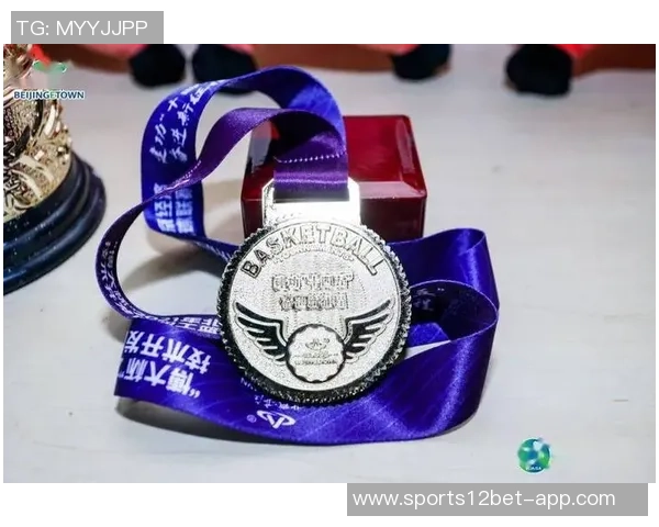 吾米提江:奖杯见证奋斗历程为本赛季联赛画上圆满句号 吾米提江:奖杯见证奋斗历程为本赛季联赛画上圆满句号