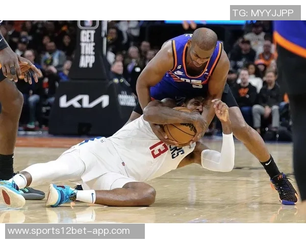 赫伯特琼斯单场8次抢断创队史新纪录自2009年保罗后再现辉煌表现